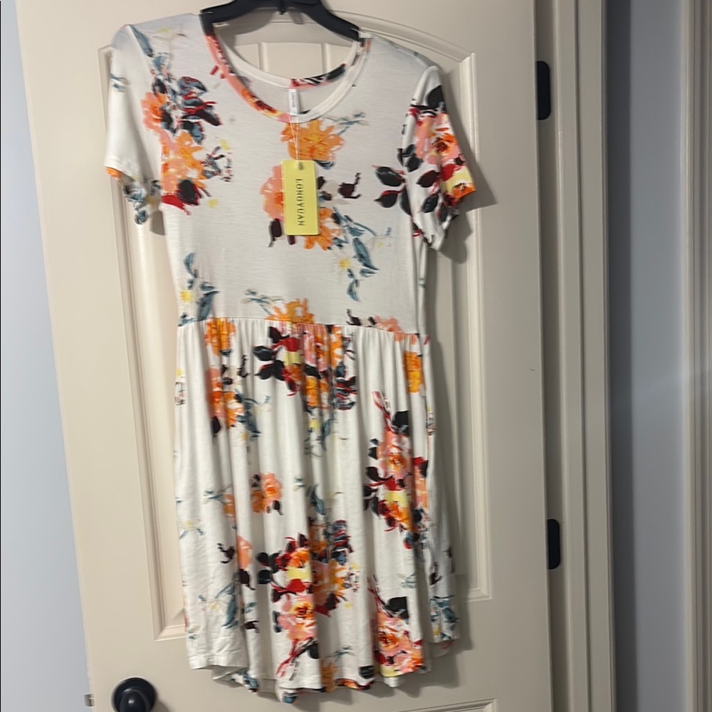White Cream Sundress Short Sleeve Crew Neck
